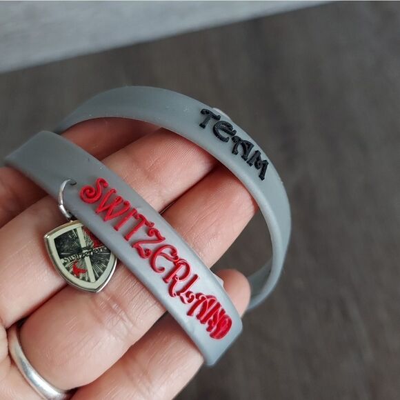 2010 The Twilight Saga Team Switzerland Rubber Bracelet - Picture 4 of 4
